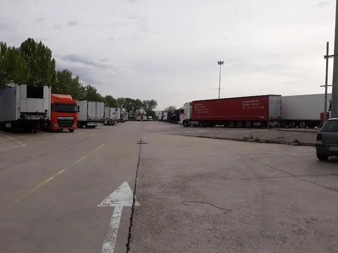 Parking Para Camiones Emilio Fiz y Otros