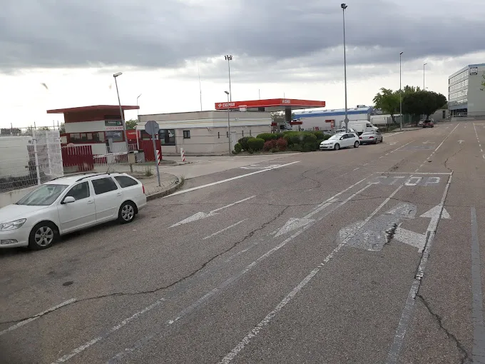 Parking Para Camiones Emilio Fiz y Otros