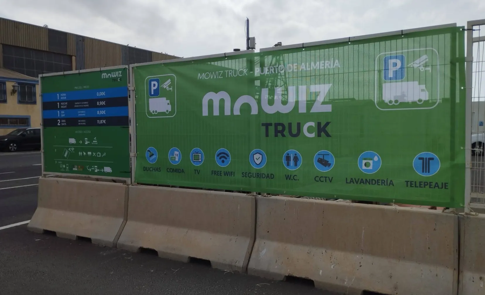 Parking Camiones Vigilado mowiz TRUCK Puerto de Almería (Almería), foto 2